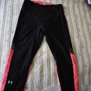 Under armour compression cropped pants
